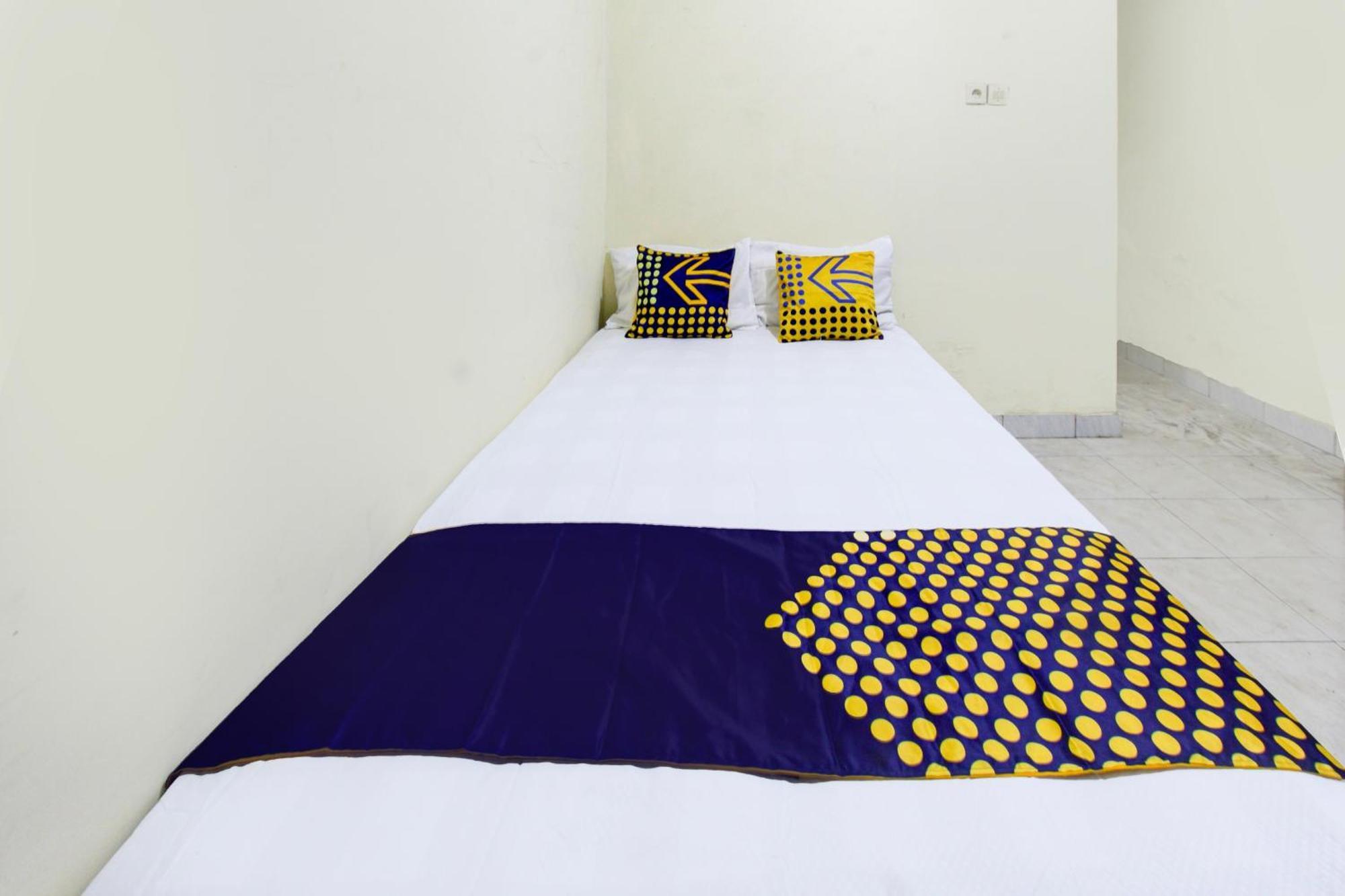 Oyo Life 93284 Kos Cendana Raya Hotel Mataram Exterior photo